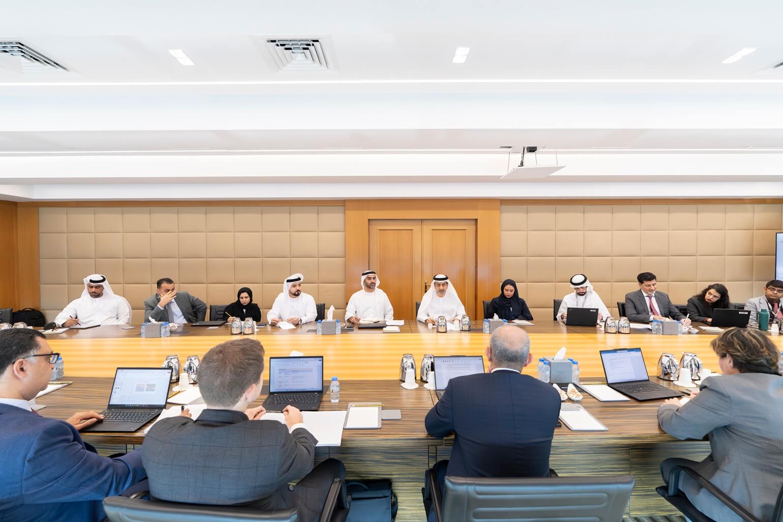 وزارة المالية تبحث مع بعثة مشاورات المادة الرابعة في صندوق النقد الدولي آخر التطورات المالية والاقتصادية في دولة الإمارات