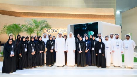 مكتوم بن محمد يطلع على المبادرات الرقمية لوزارة المالية في معرض “جيتكس جلوبال 2025”